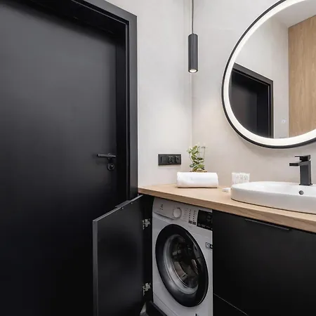 With Access To Sauna And Gym In The Centre By Renters Appartement Katowice